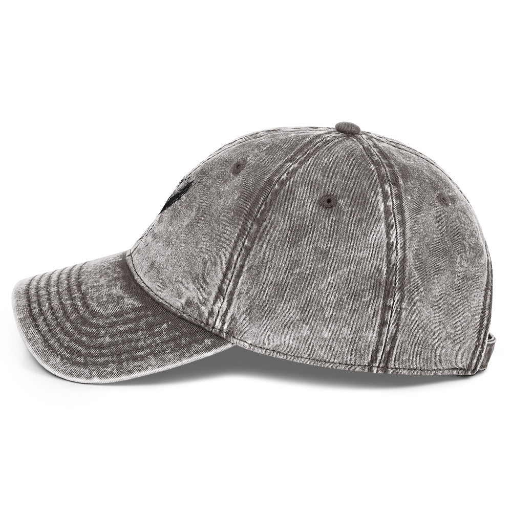 Side view of Aymar Quiris Studio grey Amour cap, classic retro 6-panel baseball hat, neutral tone street style headwear.